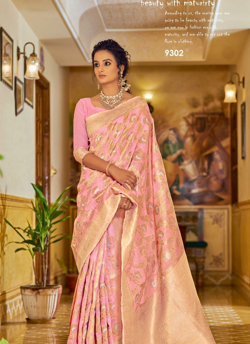 Designer Sarees An Essential Part Of Women's Wardrobe