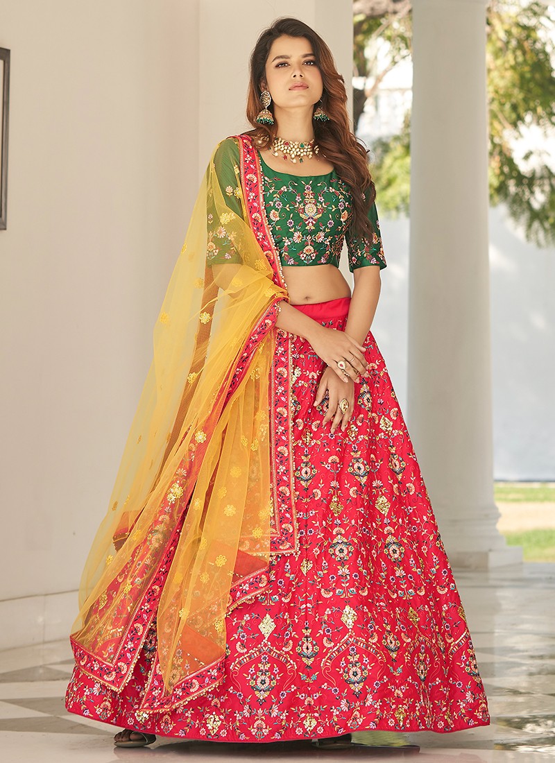 Buy Red Heavy Designer Bridal Wear Lehenga Choli Online - LEHA2107 |  Appelle Fashion