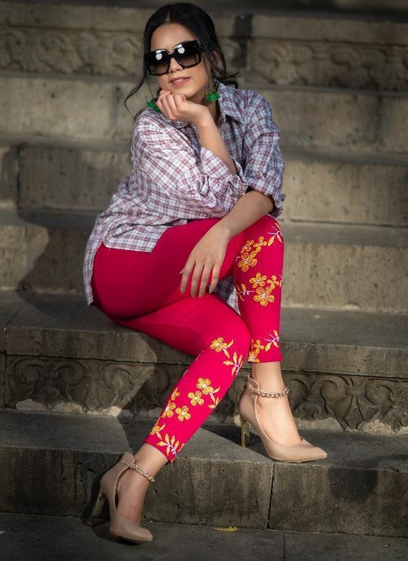 Buy online Soft Colors Women's Skinny Fit Ethnic Wear Ankle Length Leggings  from Capris & Leggings for Women by Soft Colors for ₹369 at 63% off | 2024  Limeroad.com