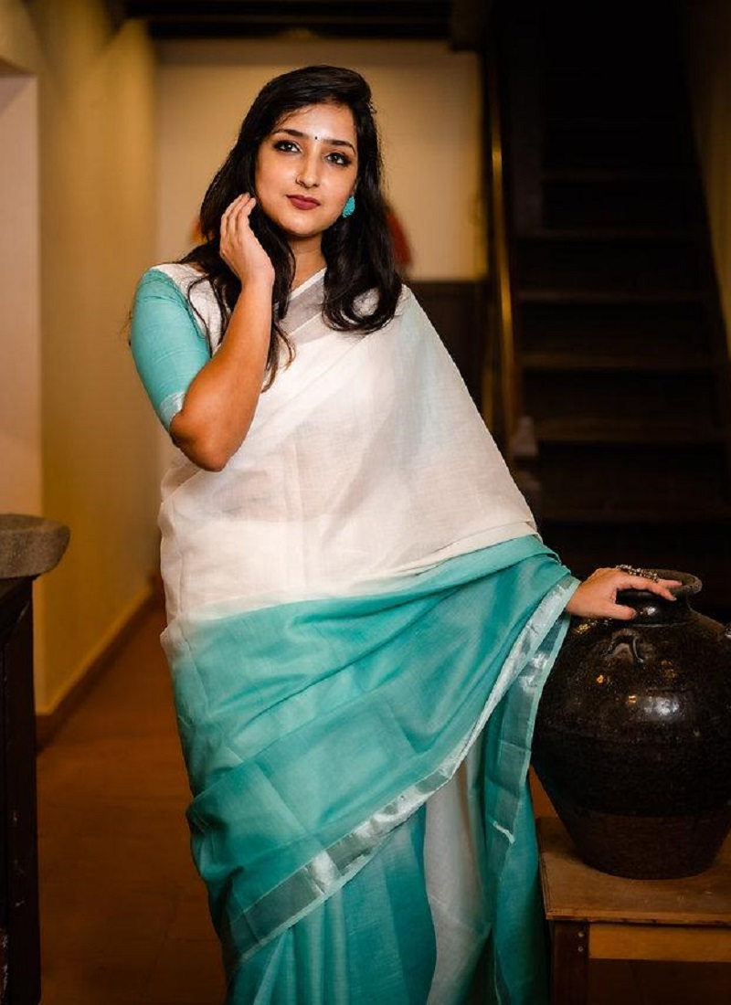 Silver plain silk saree with blouse - Hirvanti Fashion - 3109625