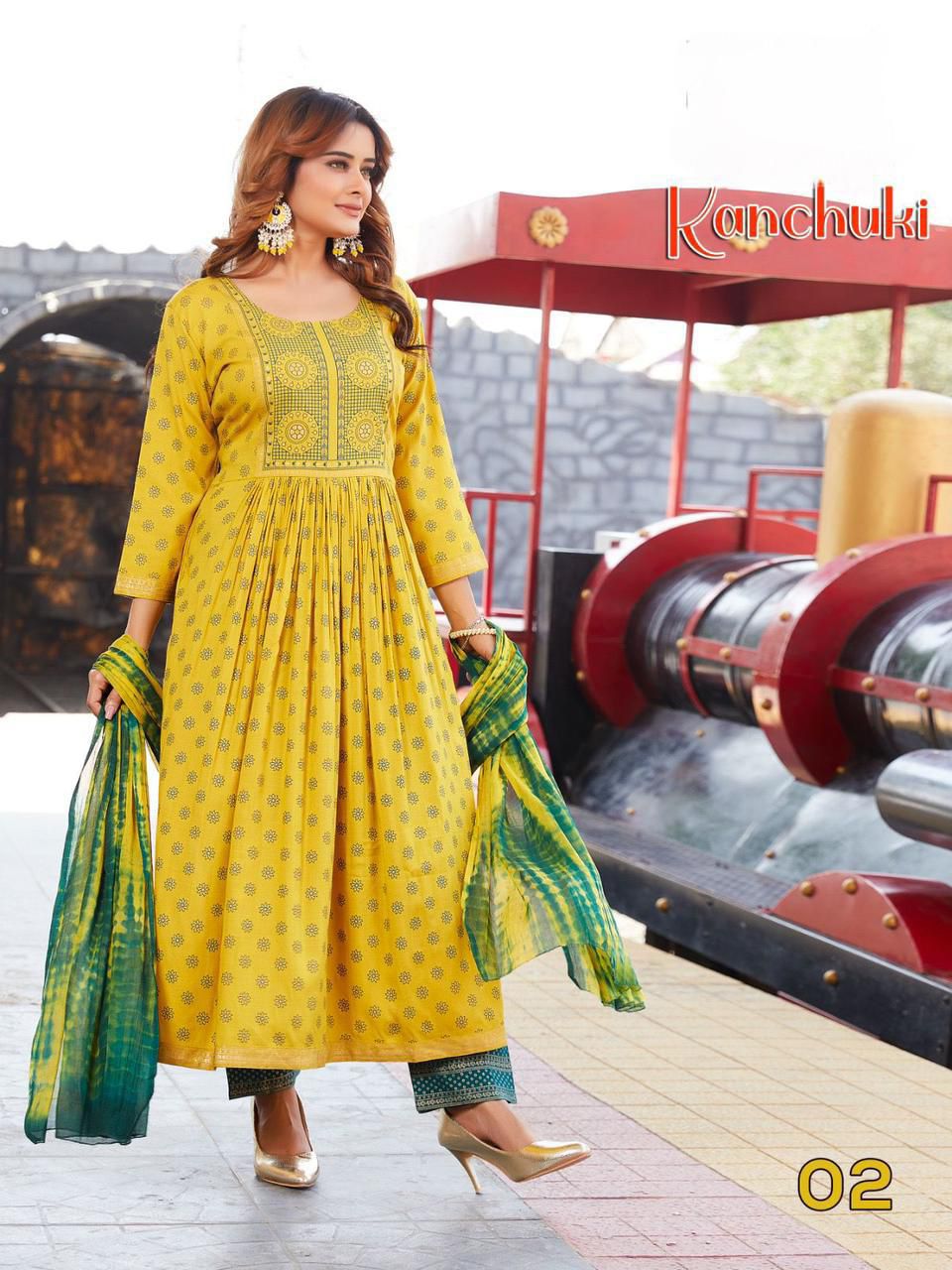 Kanchuki By Fvd Naira Two Tone Slub Gold Print Kurti With Bottom Dupatta Wholesale Online