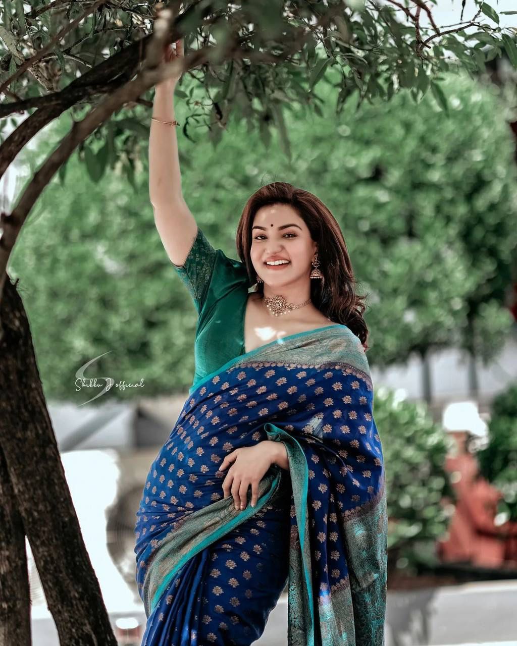 5012 Rich Pallu Soft Lichi Silk Sarees Catalog