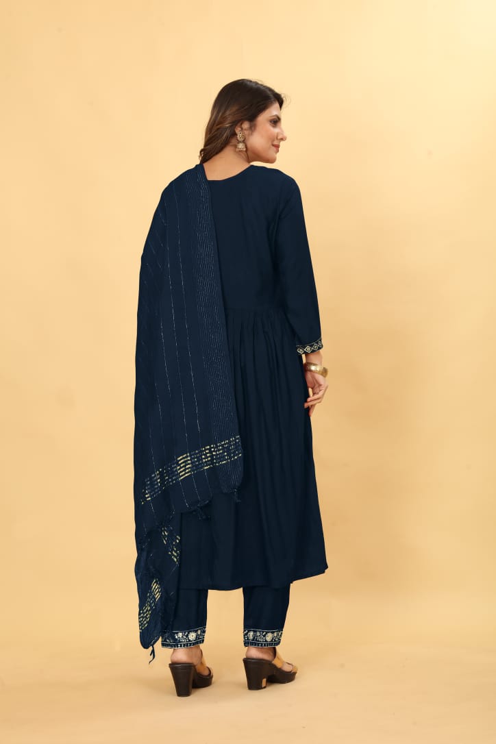 Shamal Reyon Naira Cut Kurti With Bottom Dupatta Suplliers In India