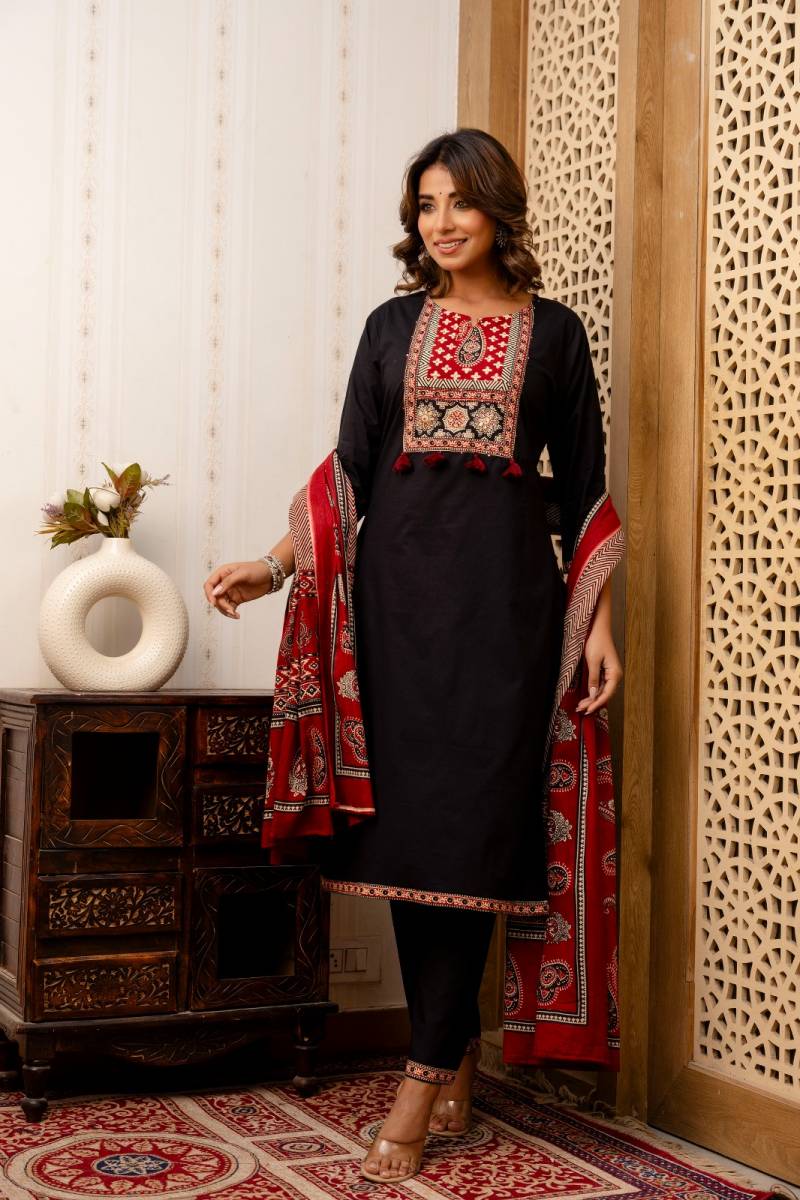 Tanyaa P 130 Cotton Handwork Touchup Kurti Bottom With Dupatta Wholesale Market
