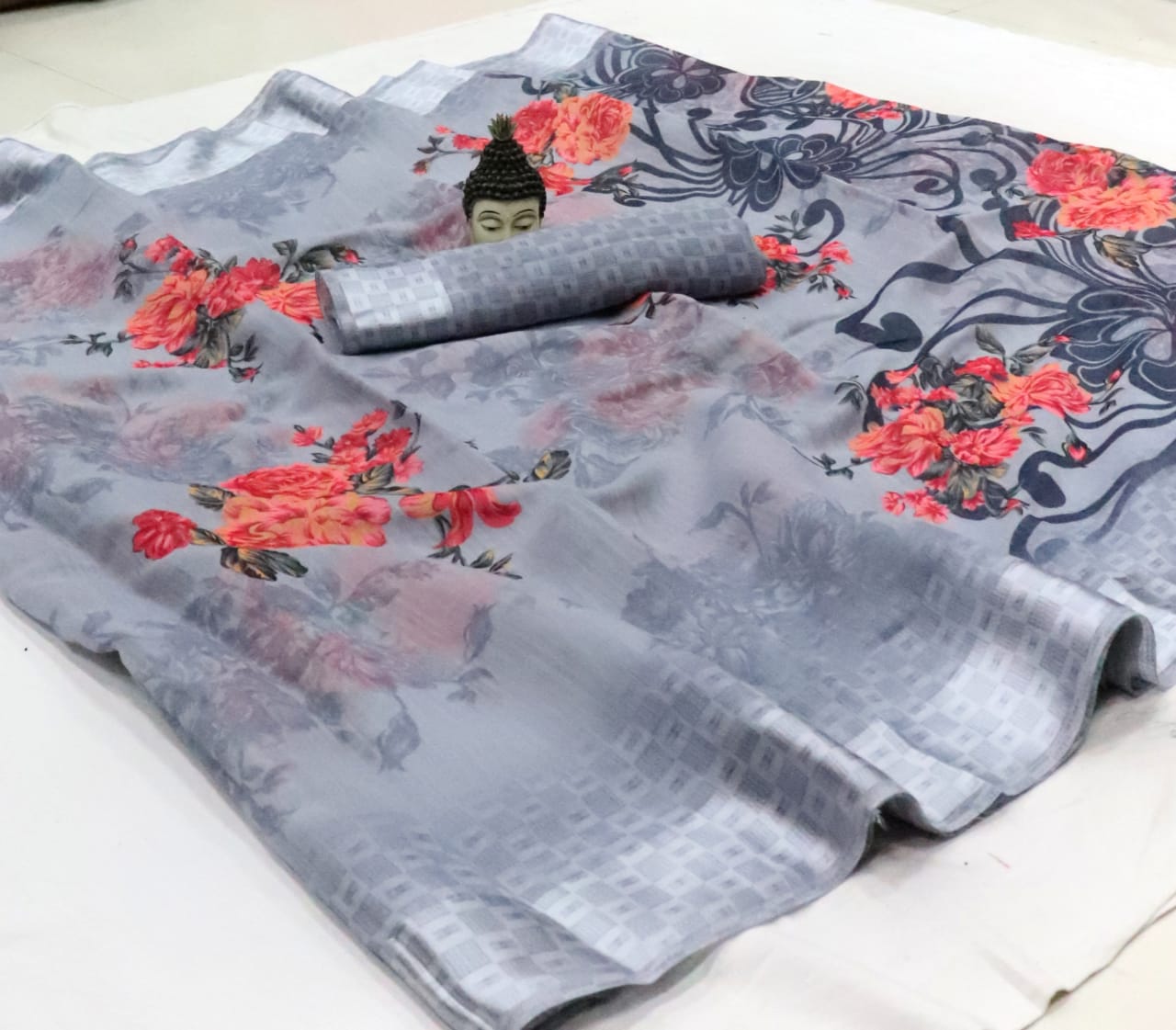 Pink Flower New Hit Design Arrived Casual Wear Cotton Saree With Zari Border & Running Blouse Collection

