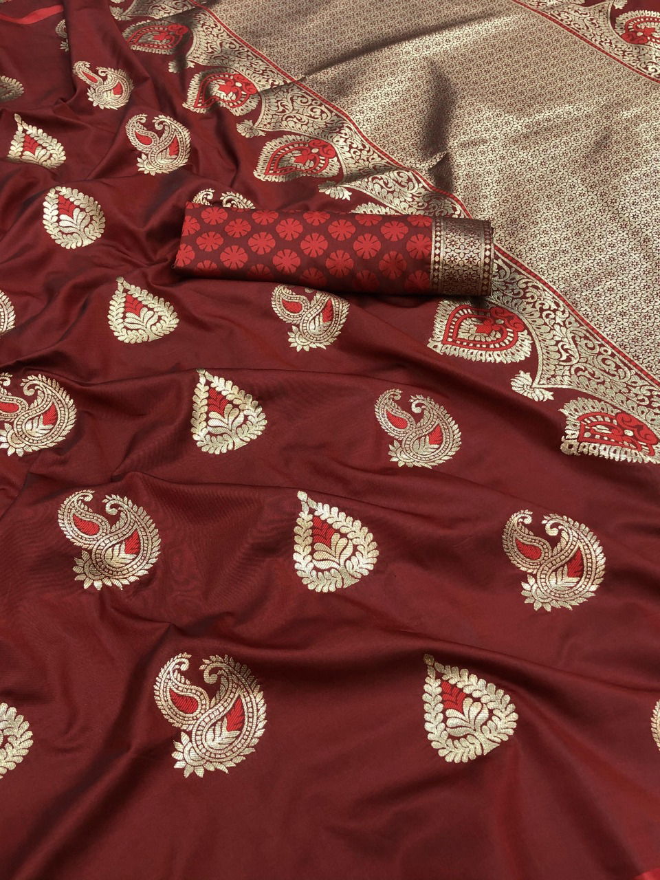 Niharika Silk 40 Designer Fancy Wedding Wear Banarasi jacquard
 Saree Collection

