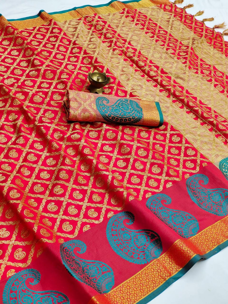 Meera 82 New Fancy Regular Wear Banarasi Silk Saree Collection