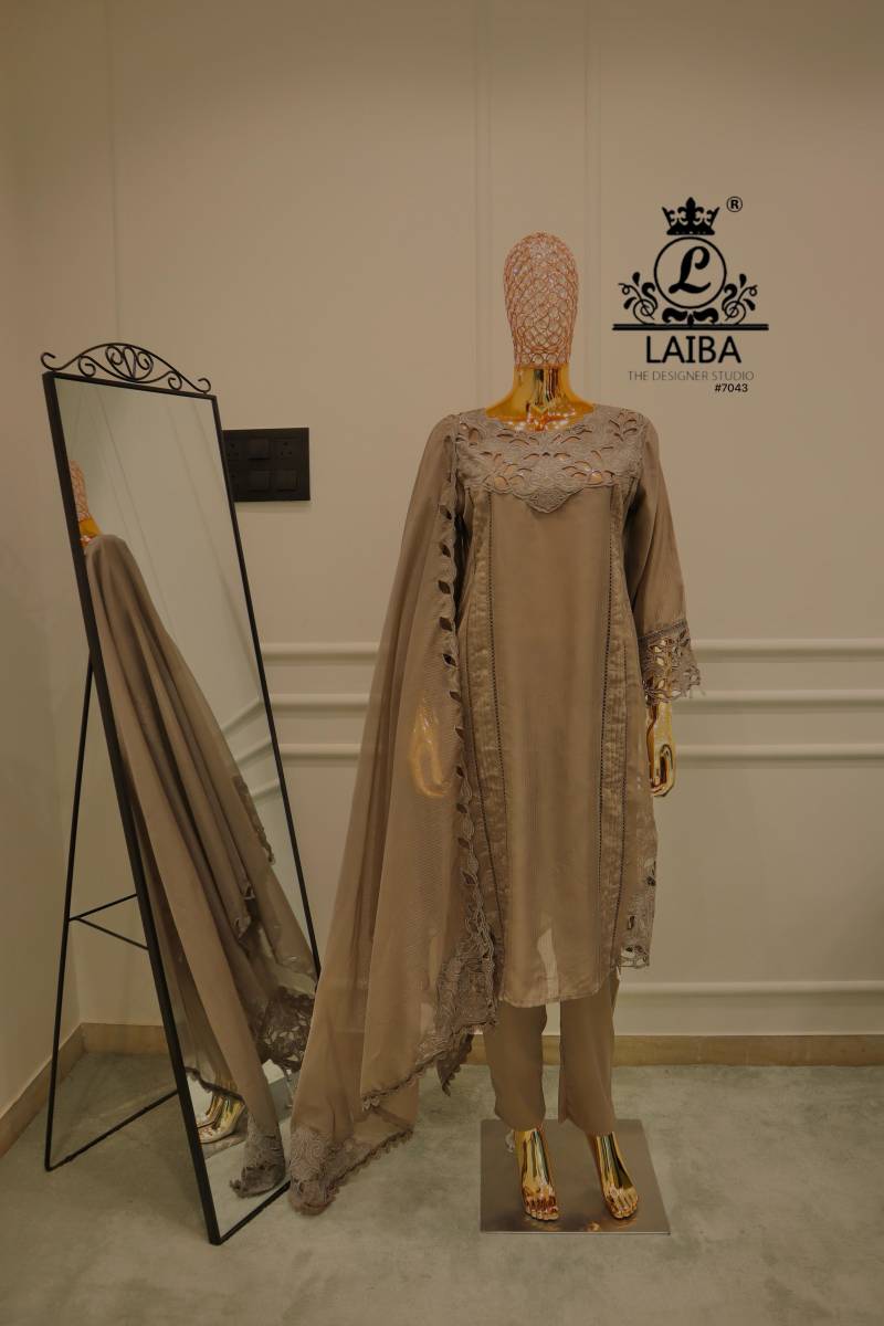 Laiba Am 7043 Organza Pakistani Ready Made Suits Wholesale Clothing Distributors In India