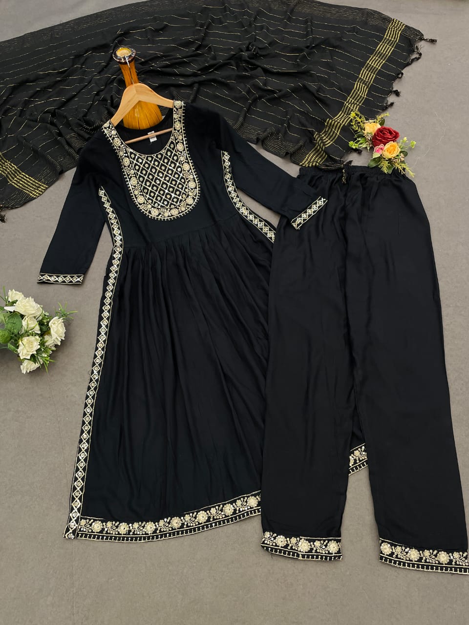 Shamal Reyon Naira Cut Kurti With Bottom Dupatta Suplliers In India
