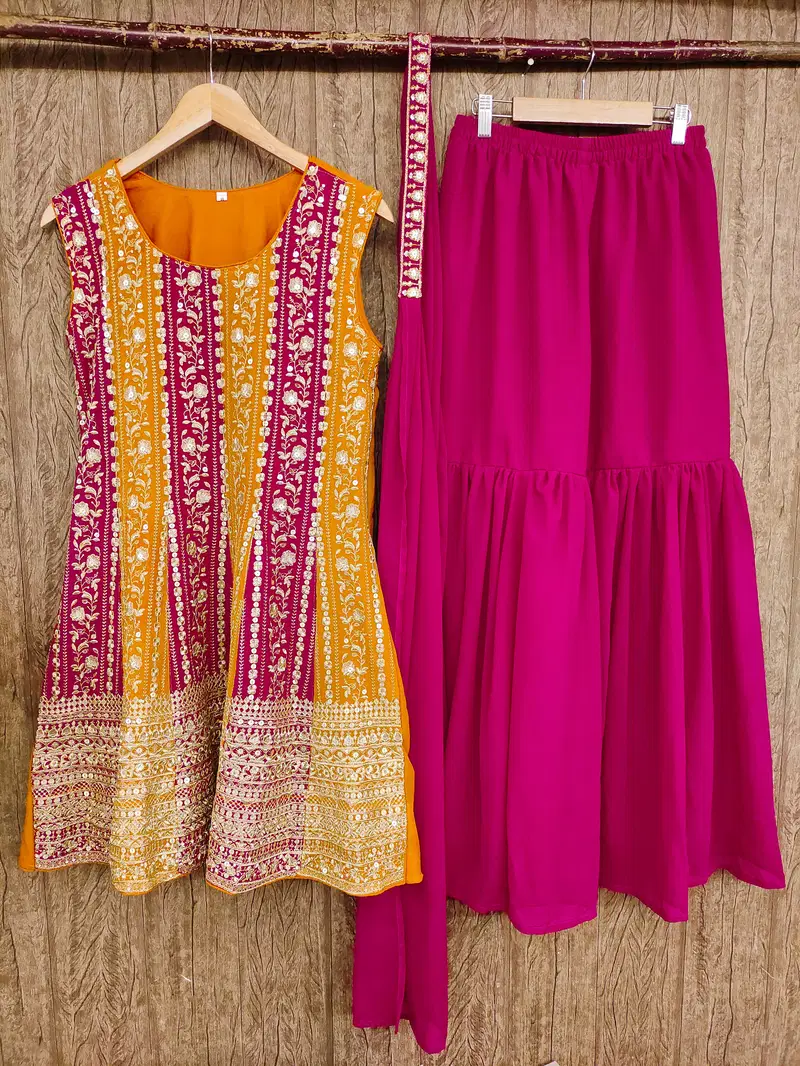 Tt 003 A to B Georgette Readymade Suits Wholessalers In Delhi