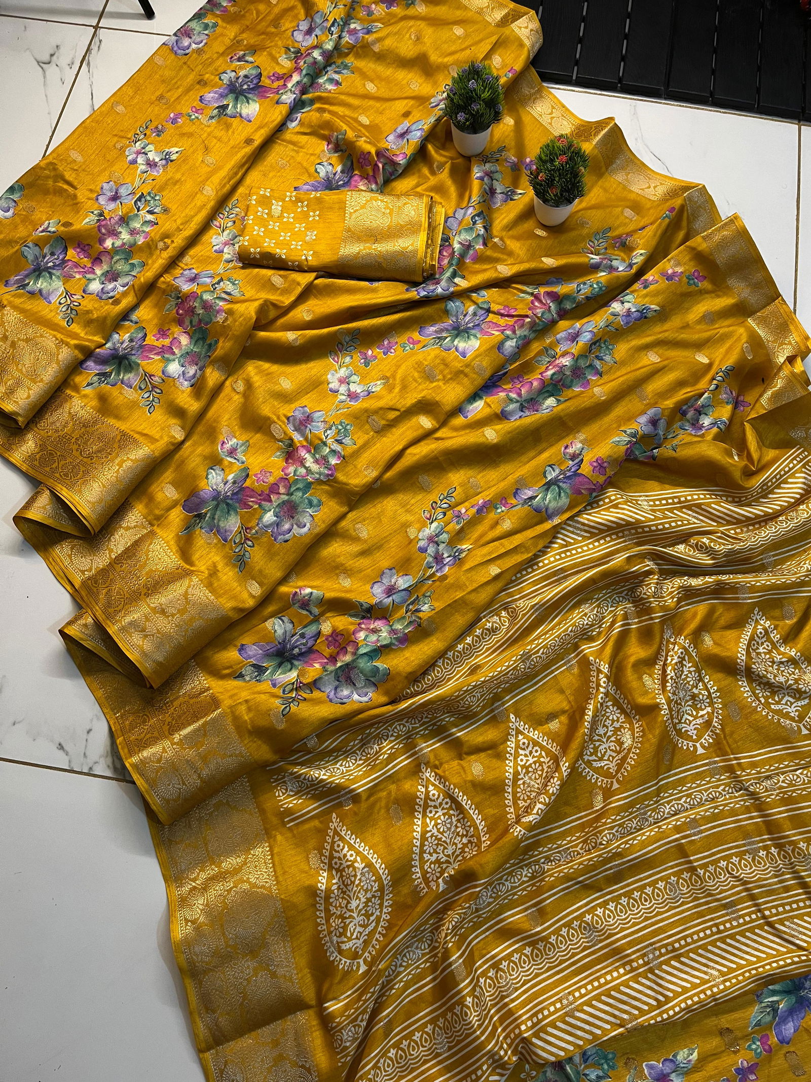 Wow Hit Flower Special Soft Dola Silk Sarees Orders In India