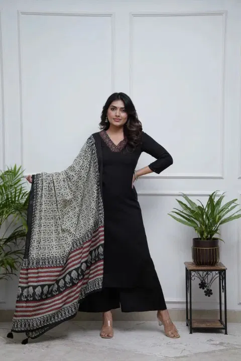 Sattara 1 Parampara Embroidered Kurti Bottom With Dupatta Wholesale In India