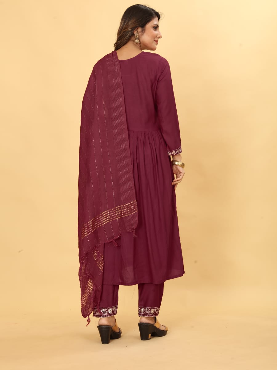 Shamal Reyon Naira Cut Kurti With Bottom Dupatta Suplliers In India
