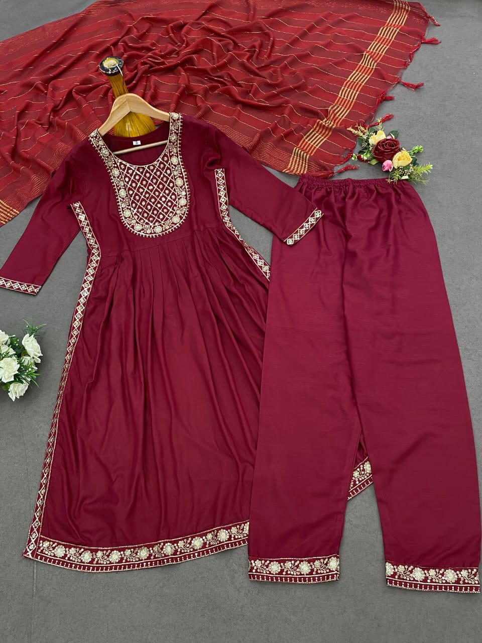 Shamal Reyon Naira Cut Kurti With Bottom Dupatta Suplliers In India