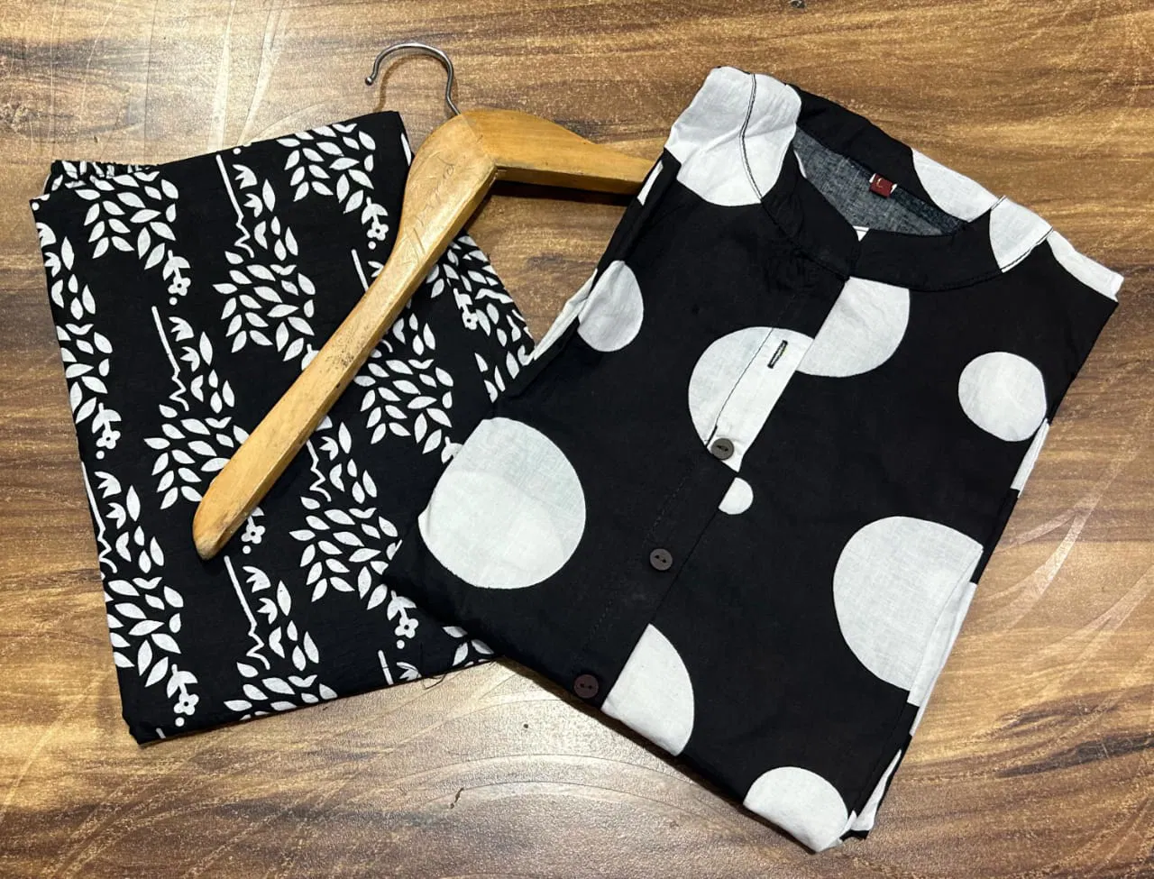 KF Kalaai Black And White Printed Kurti With Bottom Wholesalers In Delhi
