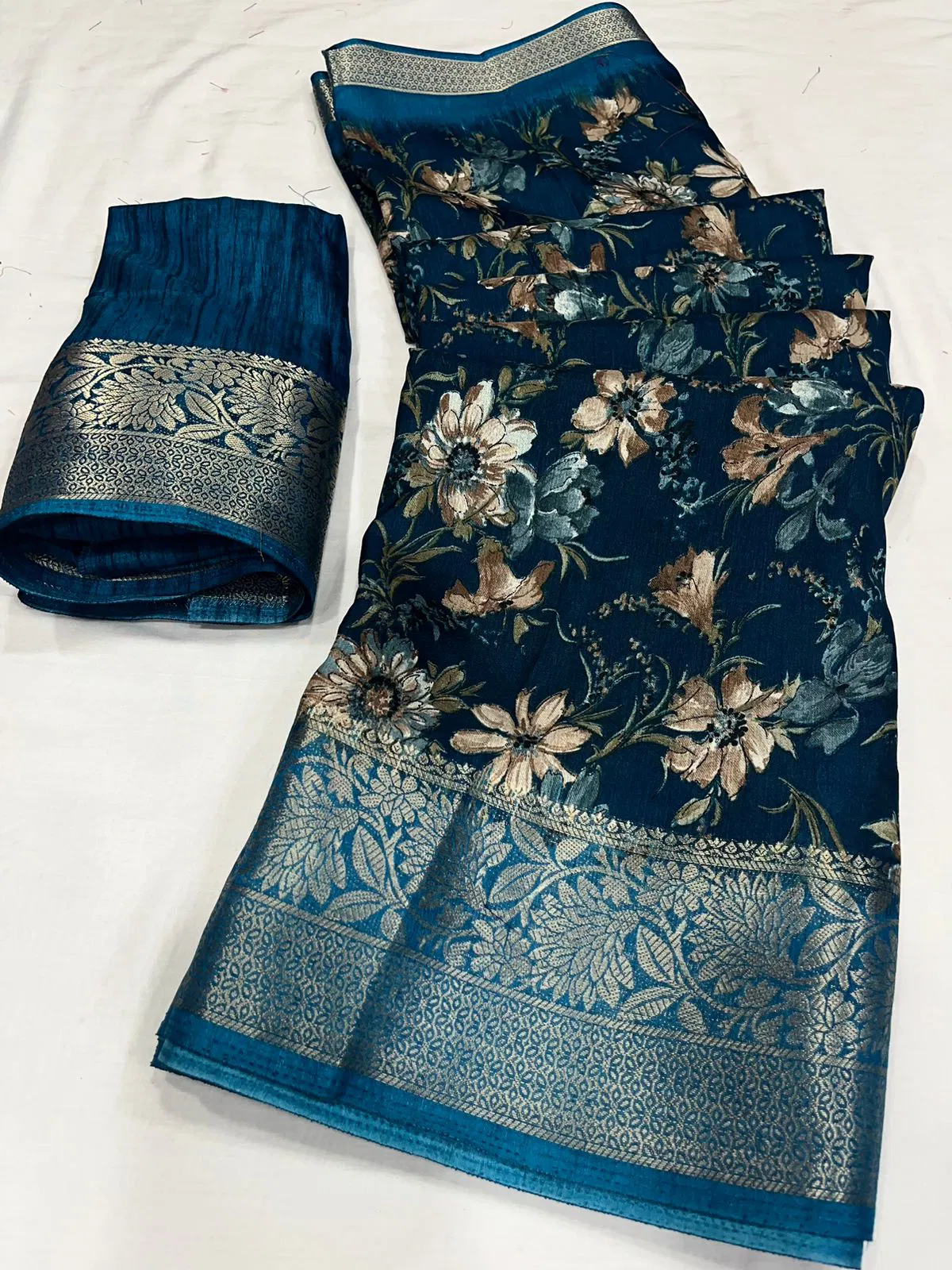 Wow Flower Print Non Catalog Designer Sarees
