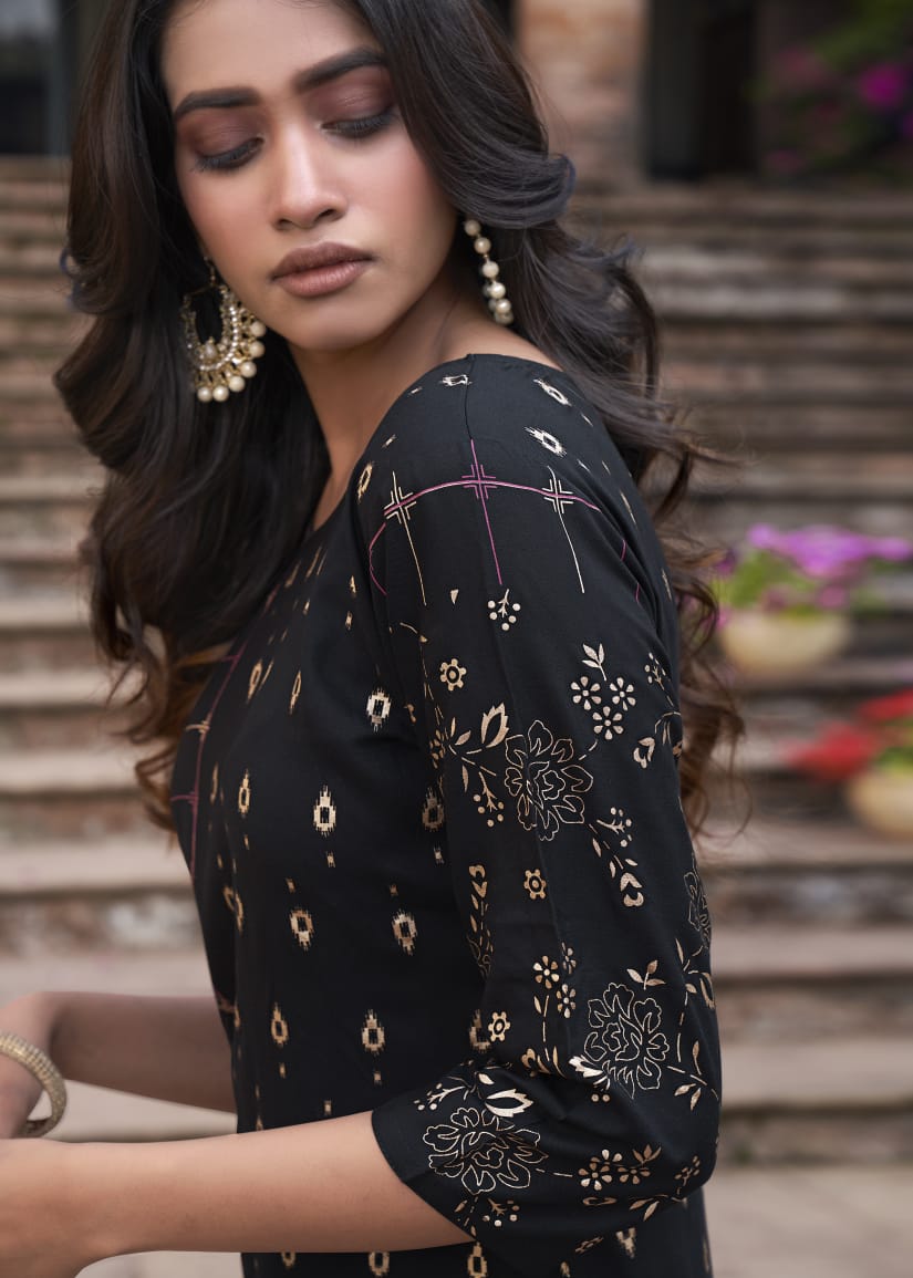 Banwery Colourbar Latest Fancy Heavy Foil Print Ethnic Wear Designer Kurtis Collection
