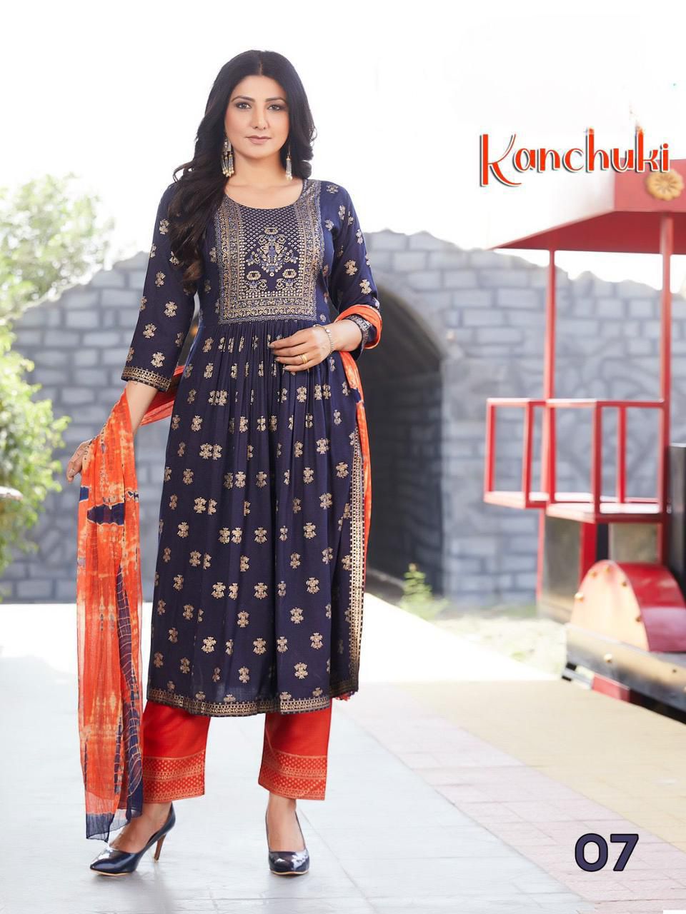 Kanchuki By Fvd Naira Two Tone Slub Gold Print Kurti With Bottom Dupatta Wholesale Online