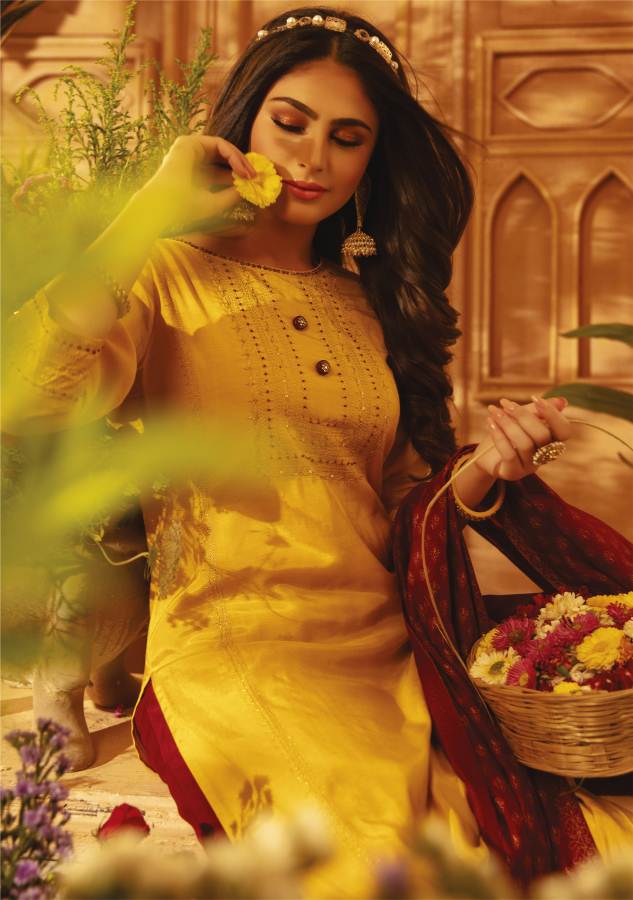 Kiana Shamma Designer Festive Wear Heavy Maslin With Hand Work Readymade Collection
