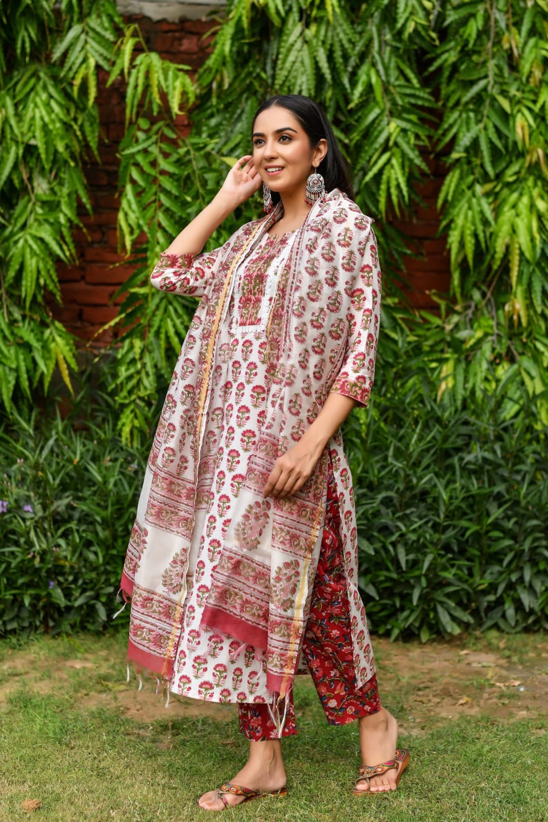 Shamal Printed Cotton Blend Kurti With Bottom Dupatta Suppliers In India