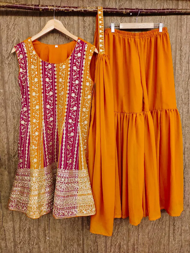Tt 003 A to B Georgette Readymade Suits Wholessalers In Delhi