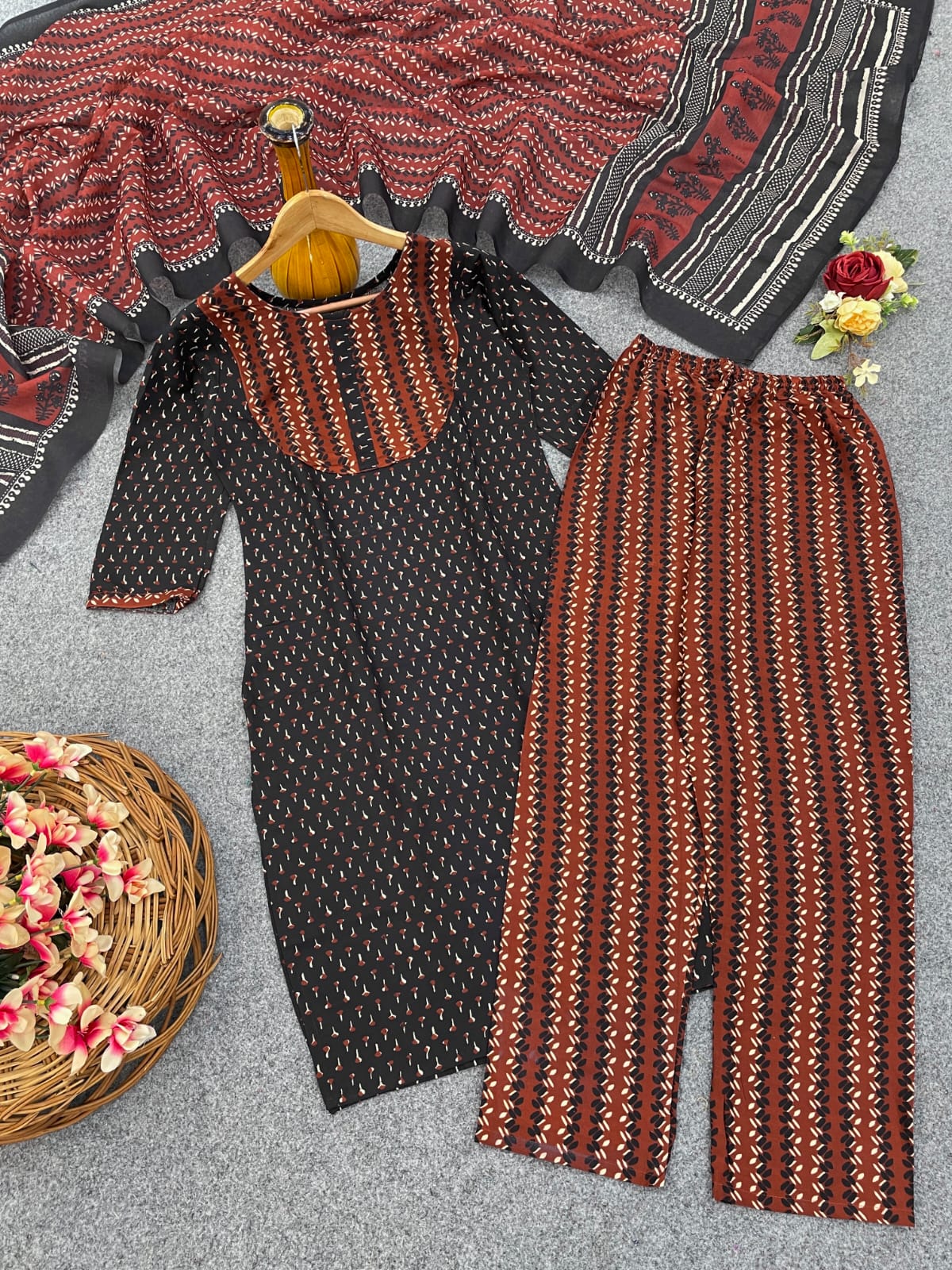 Shamal Printed Cotton Blend Kurti With Bottom Dupatta Suppliers In India