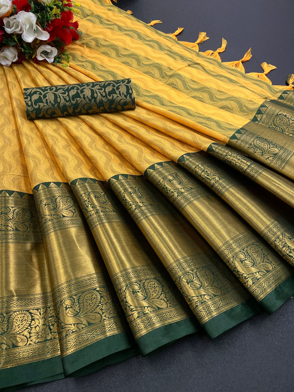 Narayanpet Sarees – Bend The Trend