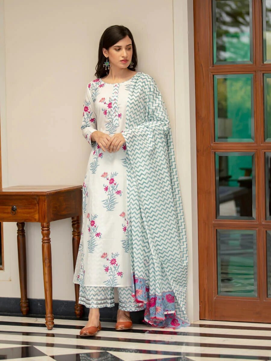 Buy Pink Printed Cotton Straight Kurta With Trousers & Dupatta Online at  Rs.1319 | Libas
