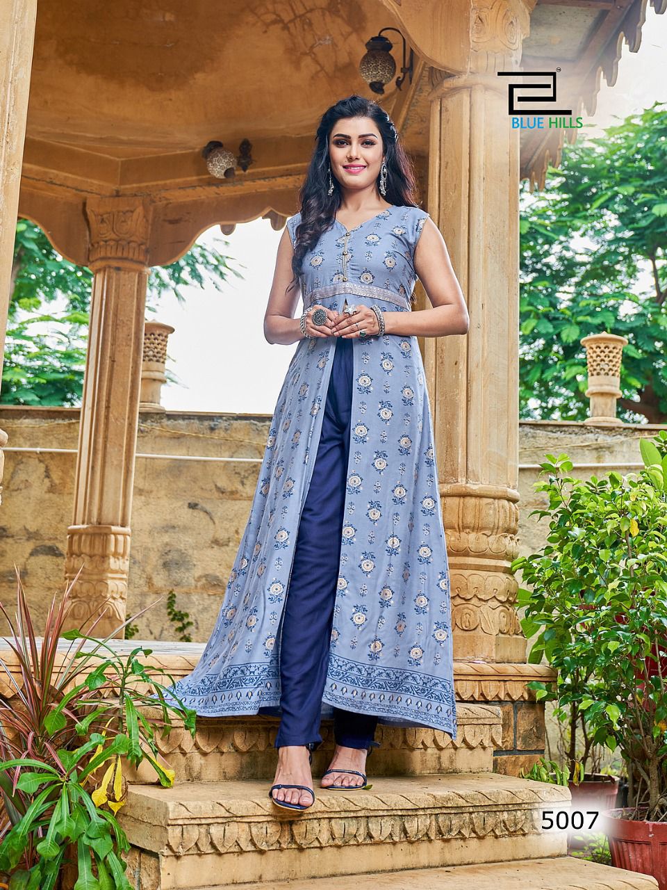 Letest kurti with dupatta in silk fabric 2 pcs at Rs.550/Piece in surat  offer by 7seasons