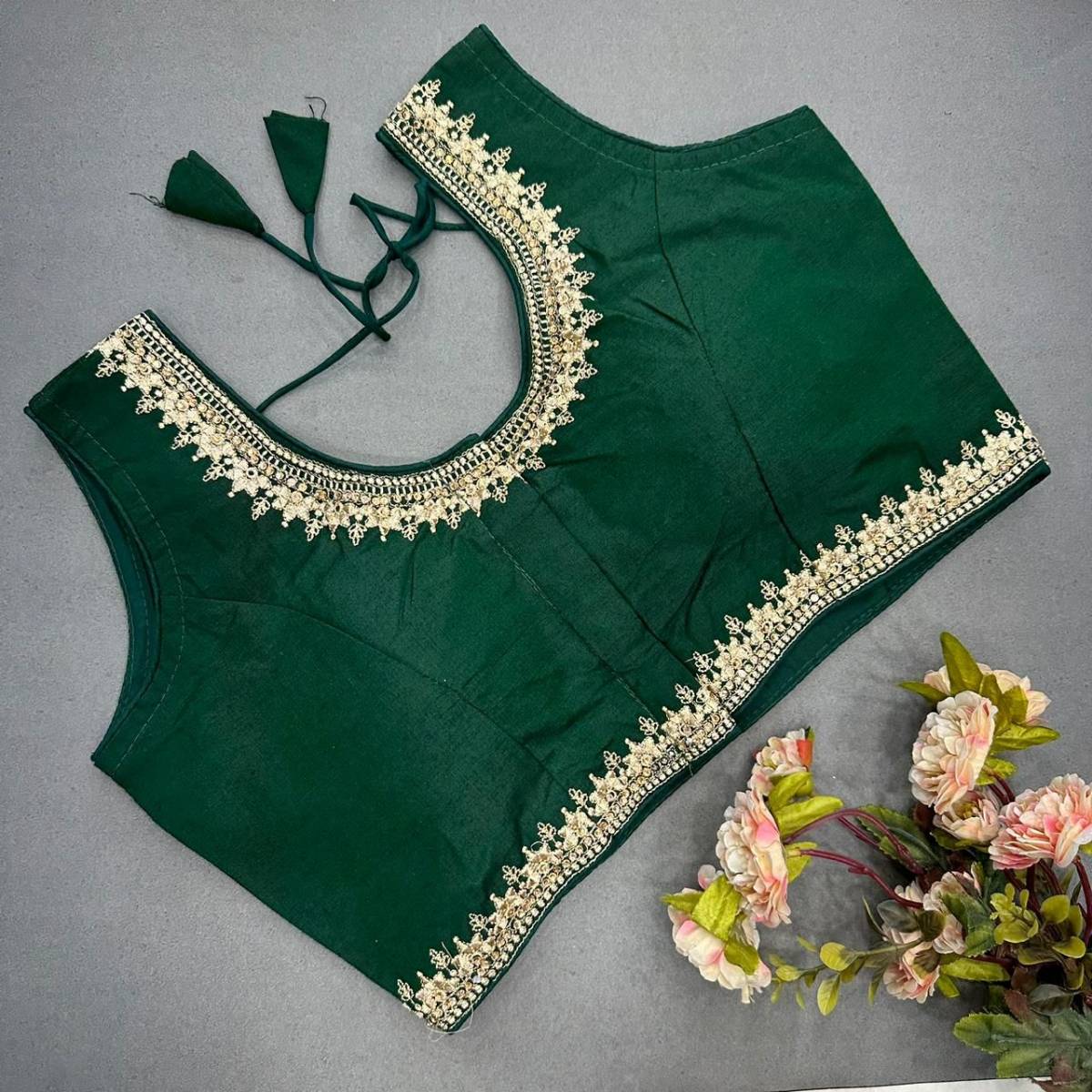 This Saree Blouse..♥️♥️ was crafted to complement the beautiful saree  border embroidery pattern. Beautify your saree look..with this latest… |  Instagram