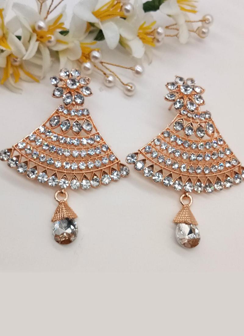 The Sinbad Fancy Gold Long Earring (Emerald 916) – Welcome to Rani Alankar