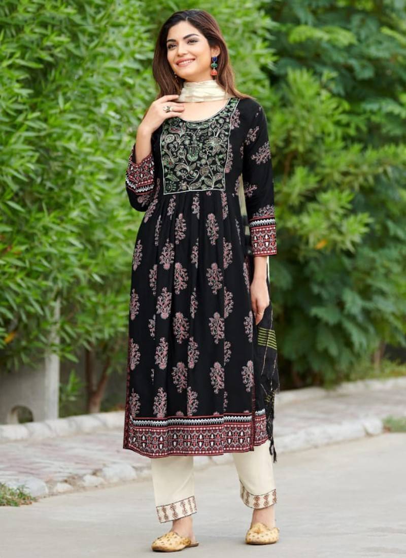 Buy Beautifull Black Colour Rayon Kurti Witn Pant and Dupatta Set, Indian  Pakistani Woman Dress Set, Woman Long Kurtis, Boho Style Kurtis Online in  India - Etsy
