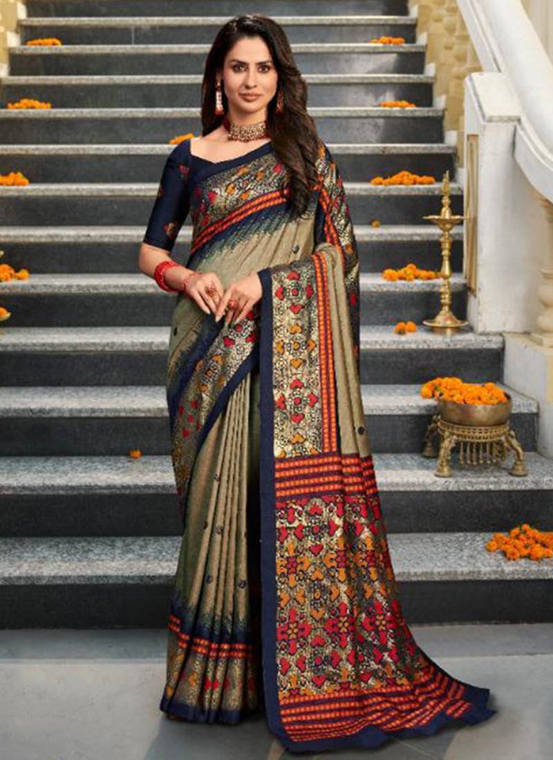 Cream Colour Saree With Blue Border | 3d-mon.com