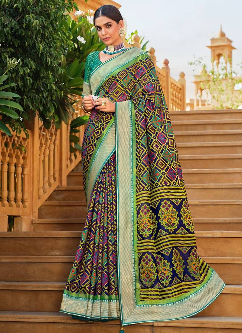 Buy peer store Printed, Self Design, Graphic Print, Floral Print,  Checkered, Solid/Plain Daily Wear Georgette, Chiffon Light Green Sarees  Online @ Best Price In India | Flipkart.com