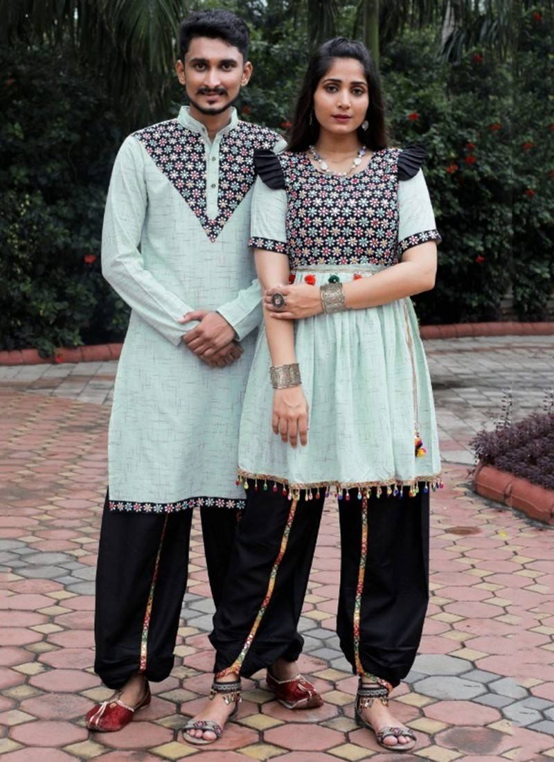 Buy NAVRATRI TWINNING - GREEN COTTON EMBROIDERED COUPLE COMBO at INR 1300  online from Inli Exports kurta kurti couple combo : navratritwinning-green