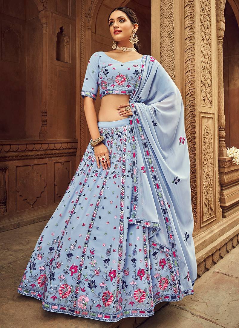 Hina Khan in blue chikankari lehenga looks like an ethnic diva. Pics here -  India Today