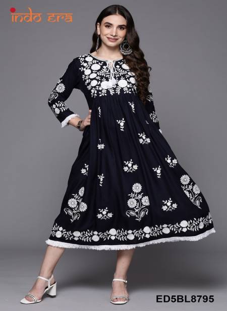 Selfie Kurti With Bow at best price in New Delhi by Rihus Retail | ID:  16876696930
