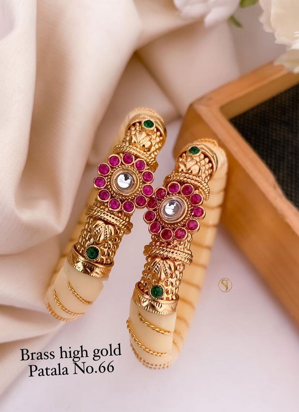 Antique Regular Wear Bangles Wholesalers In Delhi