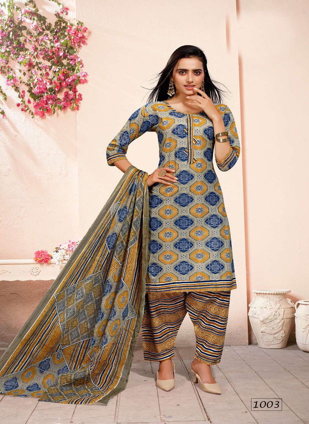 Beauty Queen Patola Cotton Printed Ethnic Wear Kurti With Pant And Dupatta Readymade Suit Collection