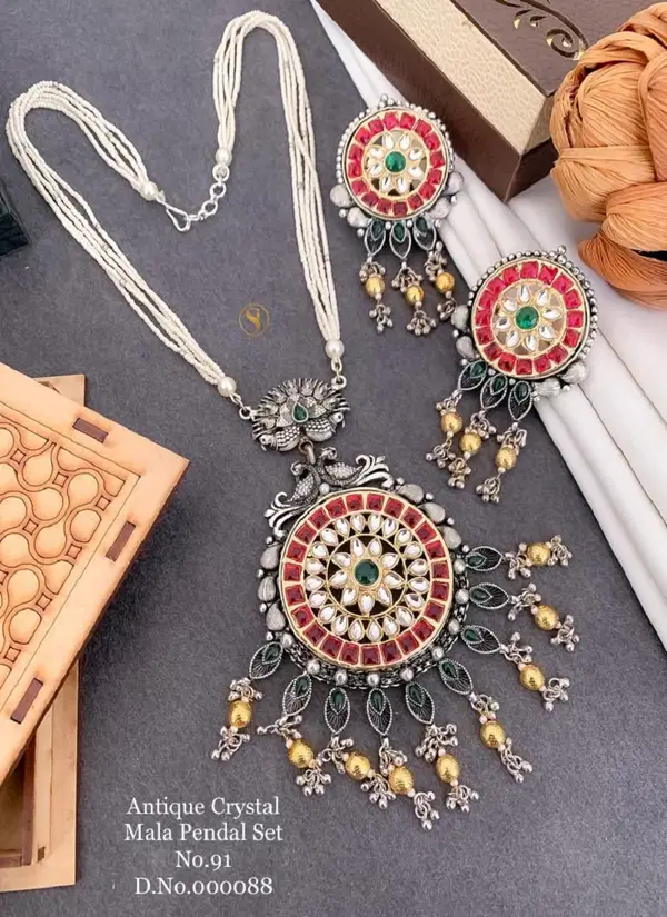 Designer Antique Crystal Mala Pendant Set 4 Wholesalers In Mumbai
