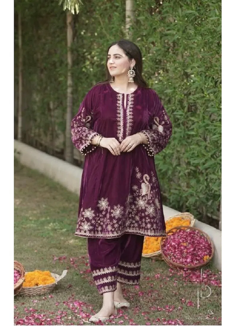 LG 1895 Designer Velvet Readymade Suits Wholesale Market In Surat