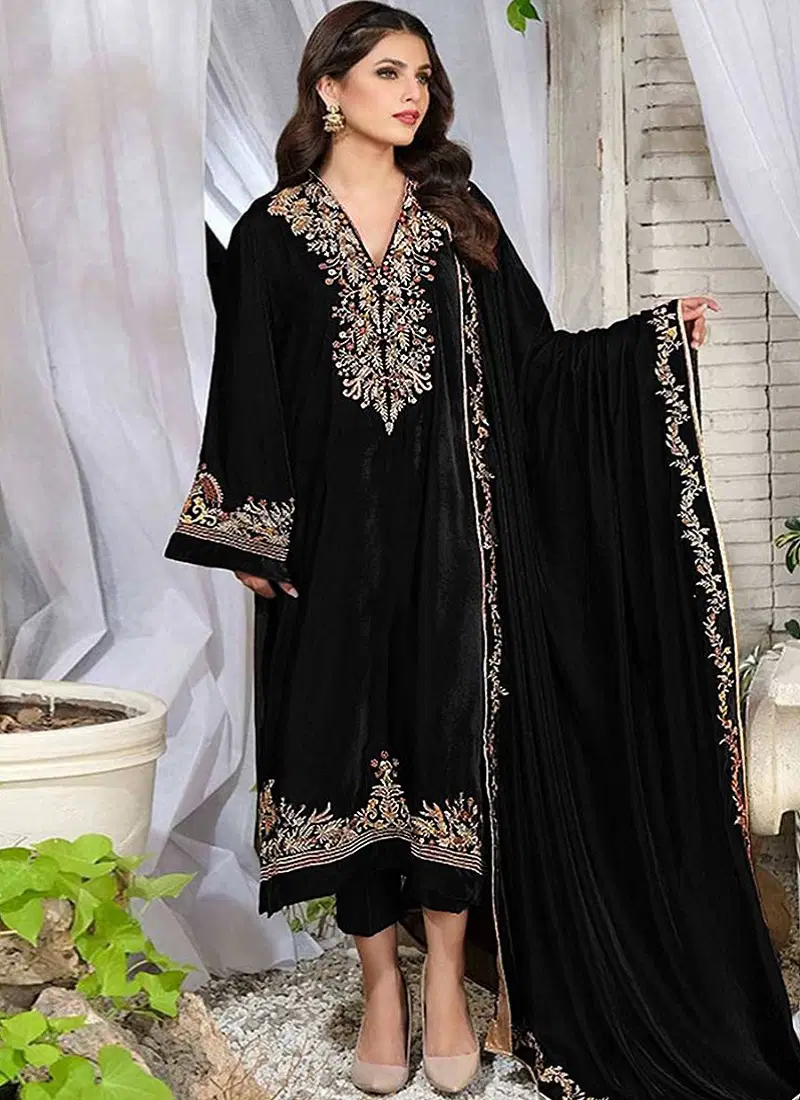 Maryams 184 Velvet Embroidered Wholesale Pakistani Suits Suppliers In Mumbai Catalog