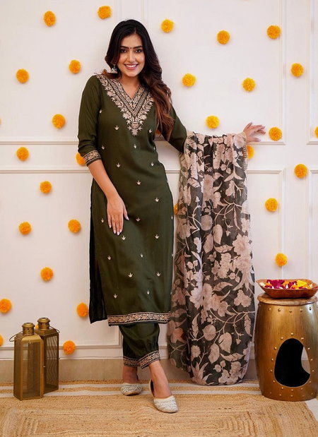 MT Heavy Chanderi Embroidery Readymade Suits Wholesale Shop In Surat
