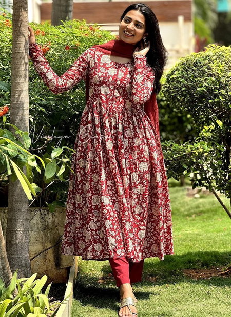 MT Red Summer Cotton Kurti With Bottom Dupatta Wholesale Shop In Surat
