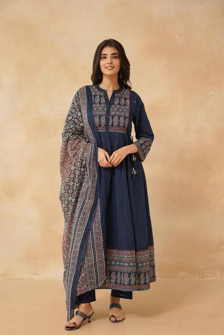 Naisha K 725 Cotton Festival Wear Bulk Kurti With Bottom Dupatta Orders In India
