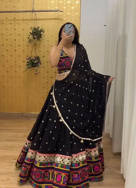 Pc N04 Navratri Special Lehenga Choli Wholesale Price In Surat