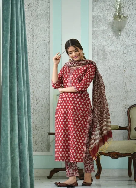 Shamal Printed Cotton Blend Kurti With Bottom Dupatta Suppliers In India