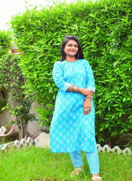 Veena Women Cotton Blend Green Colour Printed Kurtis Pant Set