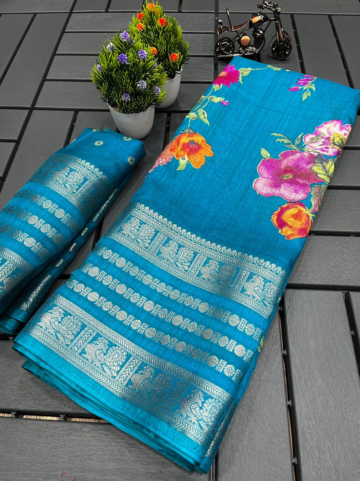 Wow Dola Silk Flower Printed Non Catalog Sarees