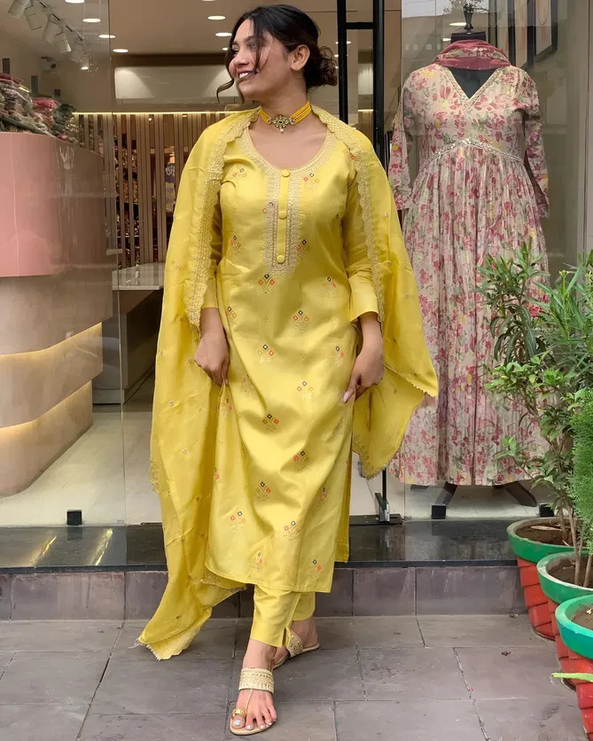 KF 2002 Kalaai Lemon Yellow Viscose Jacquard Kurti With Bottom Dupatta Exporters In India